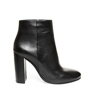 Steve Madden Tollani Leather Ankle Boot
